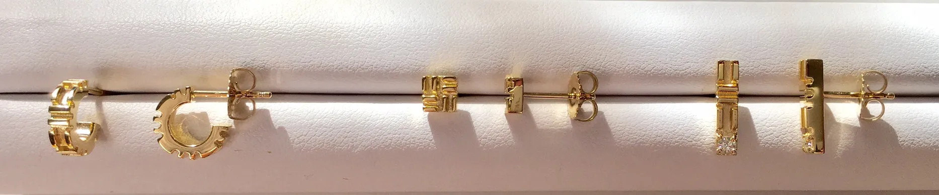 18K Yellow Gold Stud in the City Earrings