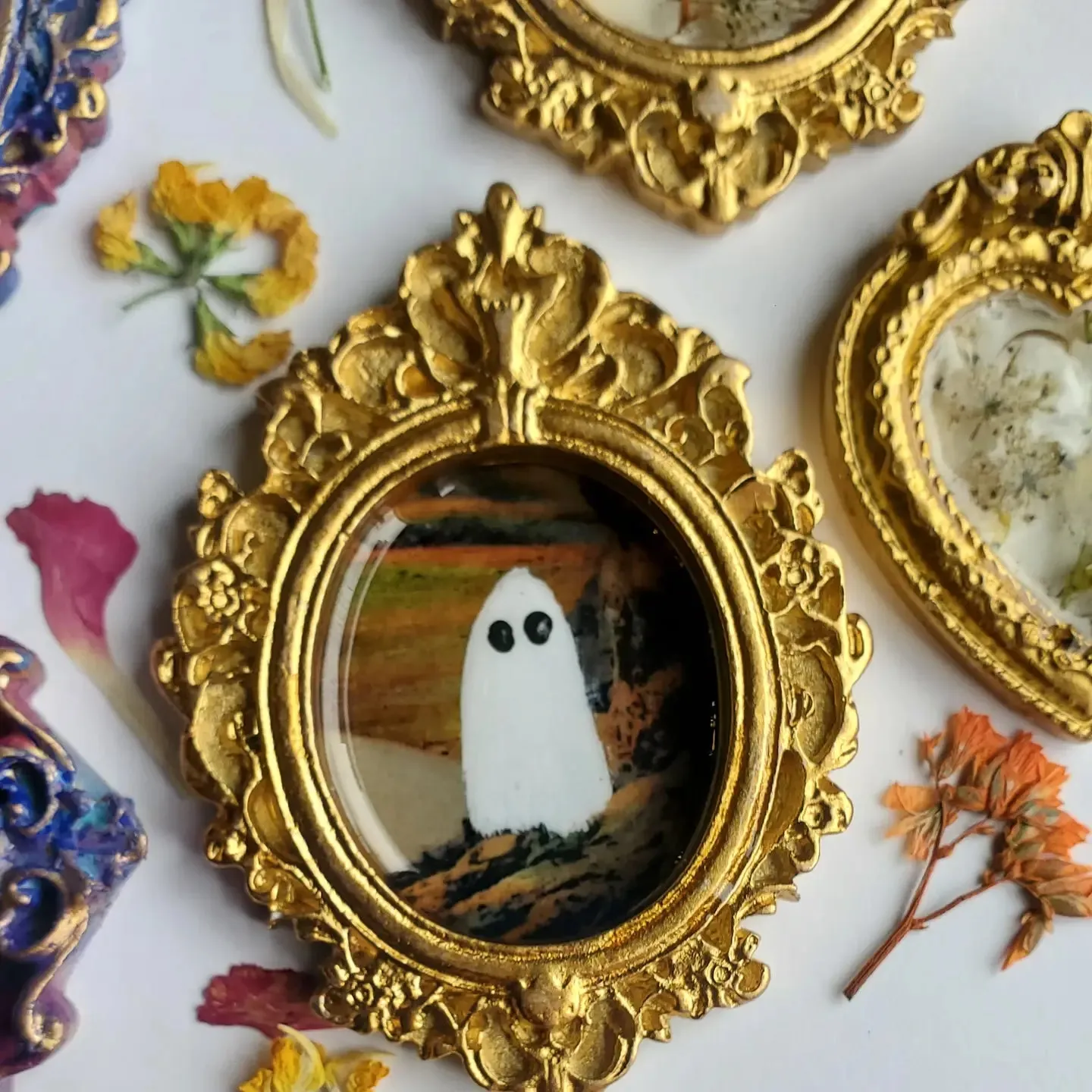 Ghost On Holiday Frame Magnet